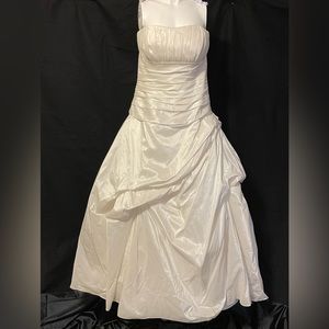 Mori Lee by Madeline Gardner Pleated Bodice Ruched Ball Gown Wedding Dress Sz 16